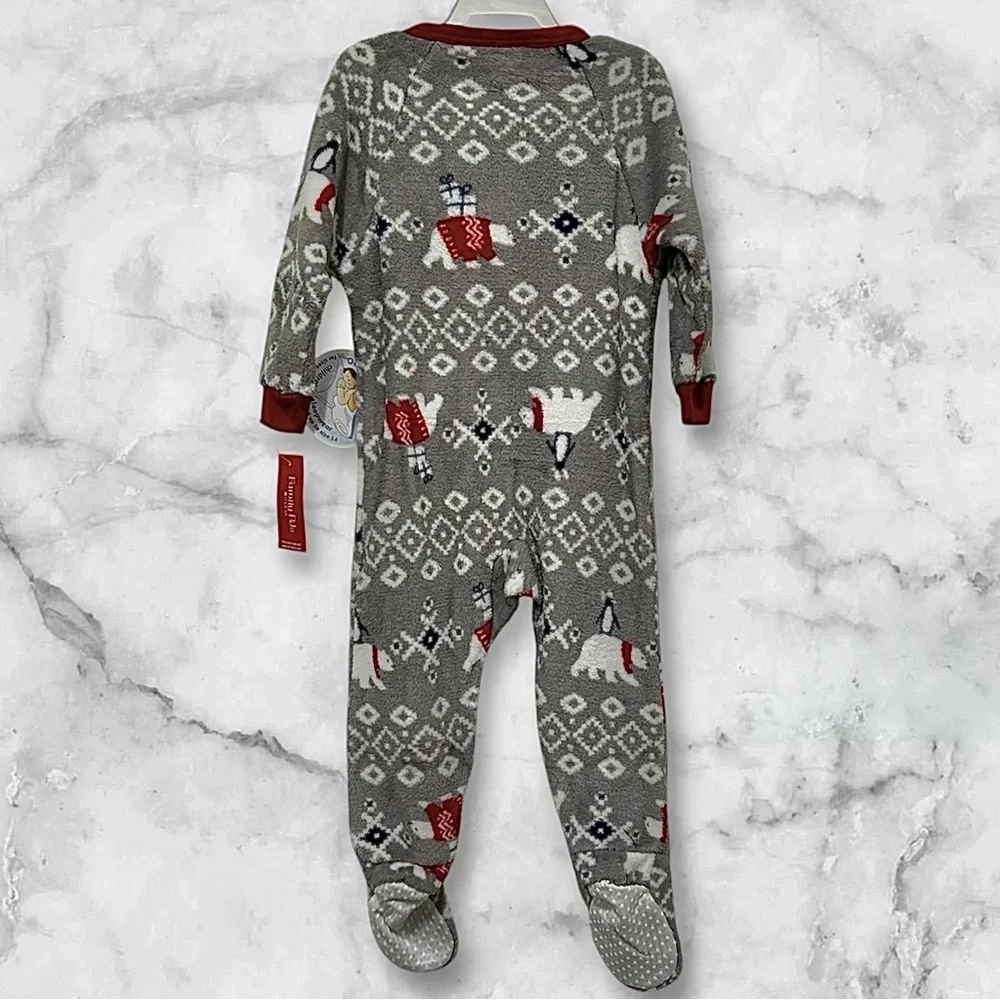 Macy's‎ Holiday Winter Fleece Baby/Toddler Footed Pajama. NWT.